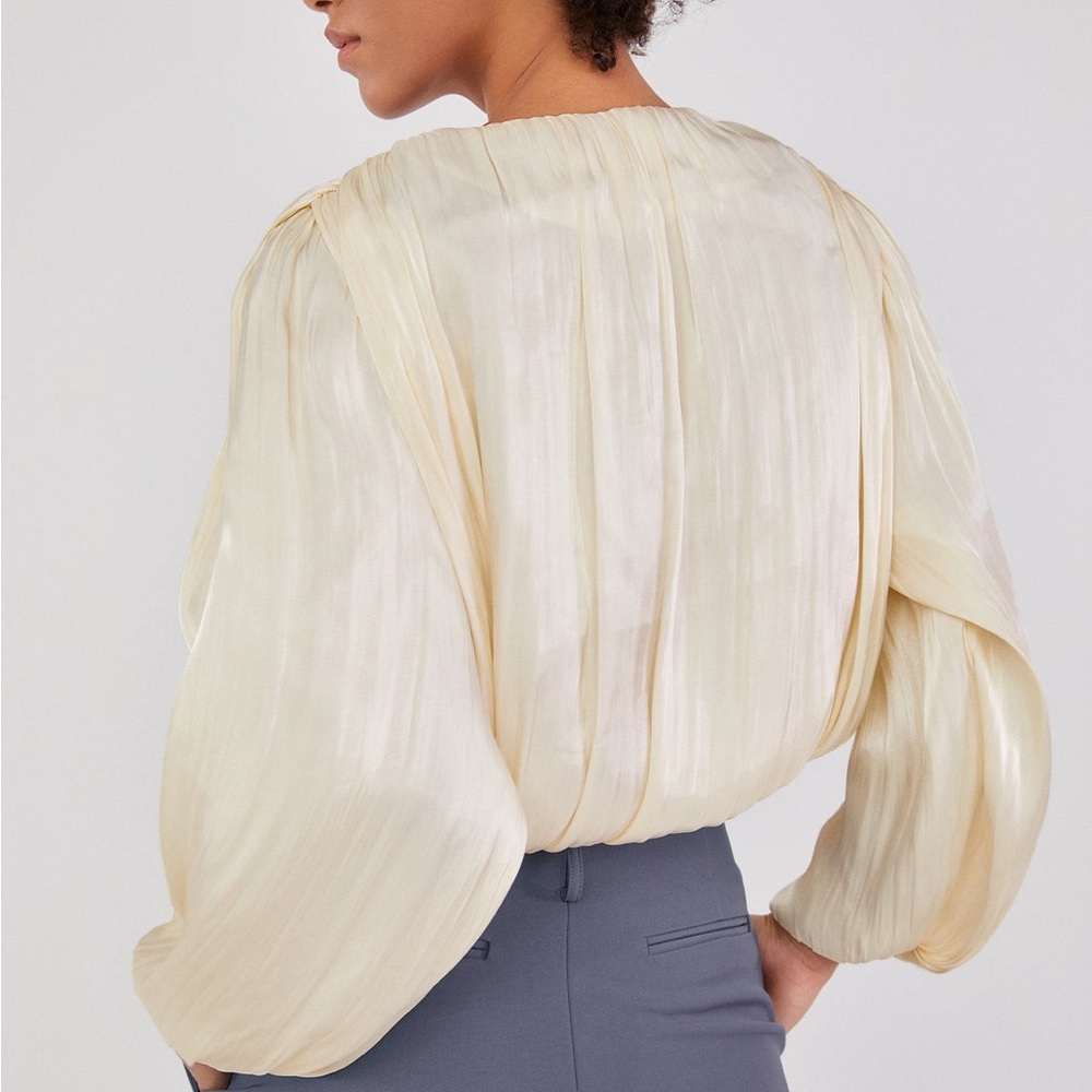 J.ING Pleated V Neck Puff Sleeve Blouse, Cropped Cream Top‎ Size S NWOT